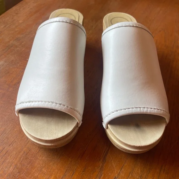 No 6 Daria clogs on mid heel - Picture 2 of 5